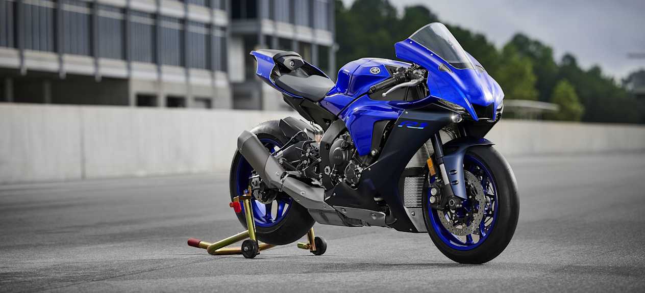 Yamaha R1 à l'arrêt sur circuit