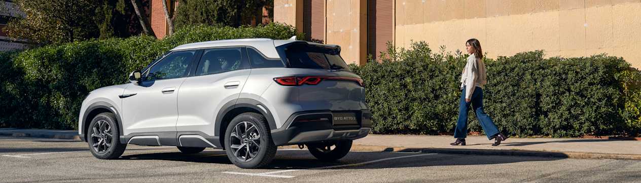 BYD Atto 2 2025 : trois quarts arrière gauche statique