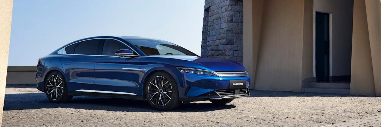BYD Han 2022 : trois quarts avant droit statique