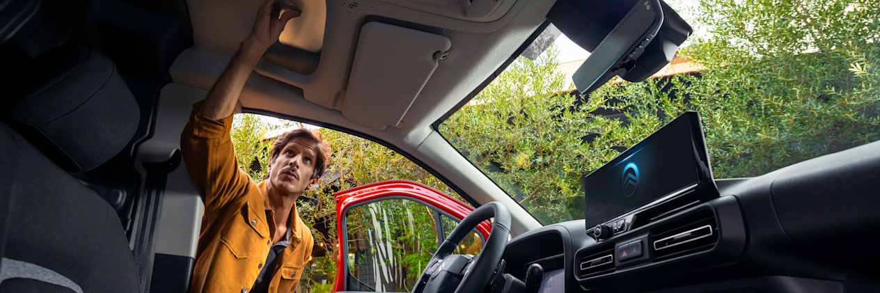 Citroën Berlingo Van 2024 : rangements dans la cabine