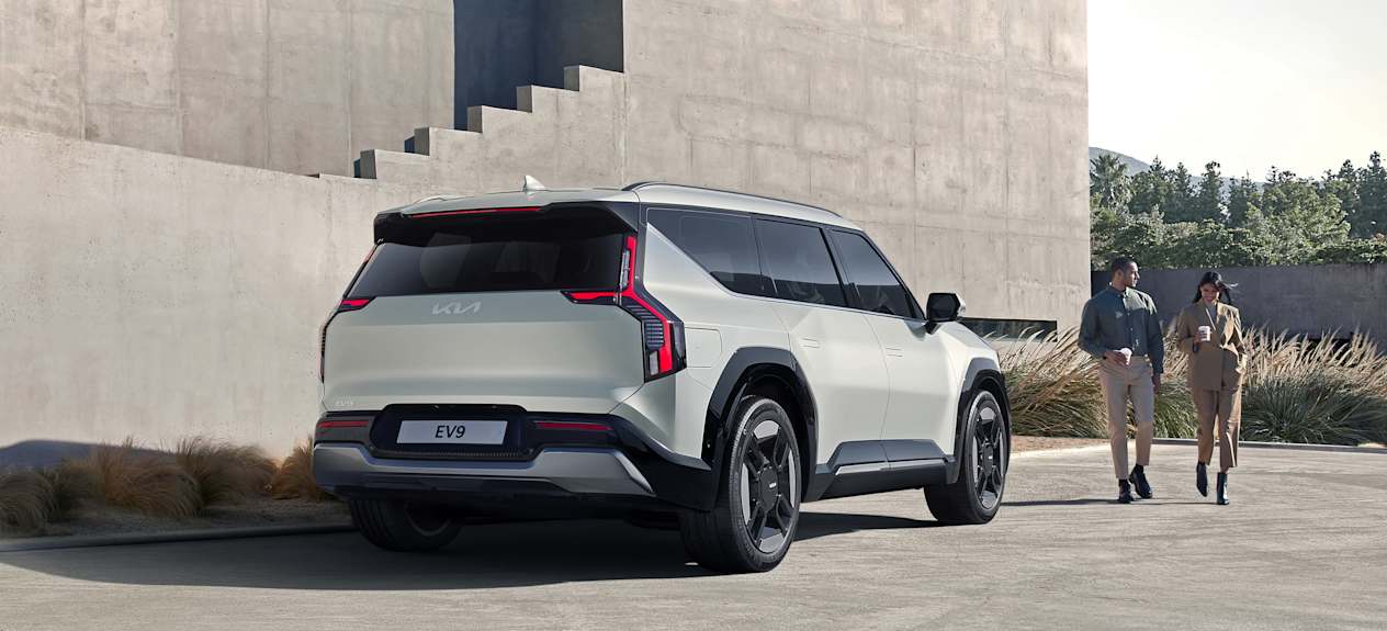 Kia EV9 2024 : trois quarts arrière droit statique