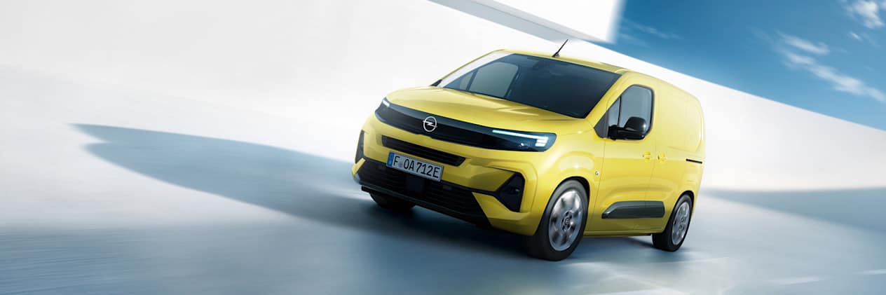Fourgon Opel Combo Cargo 2024 : trois quarts avant gauche
