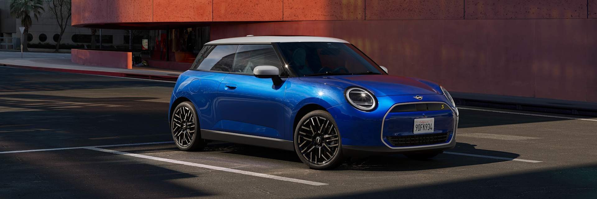 الجديدة الكهربائية بالكامل.السيارة MINI COOPER