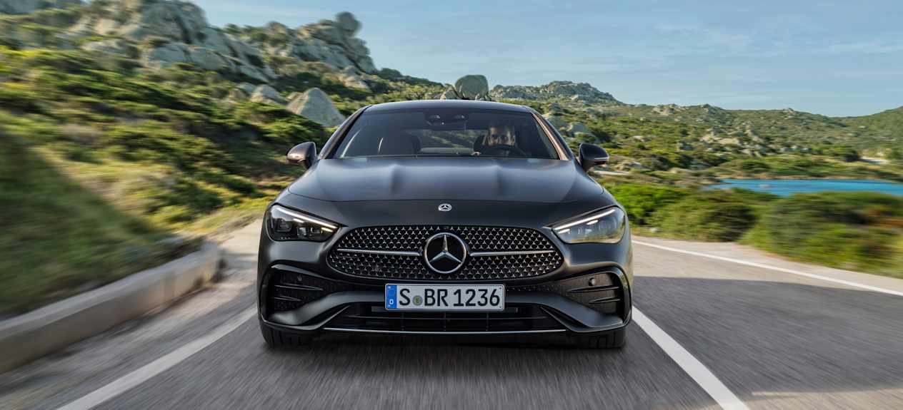 Mercedes CLE Coupé 2023 : face avant sur route