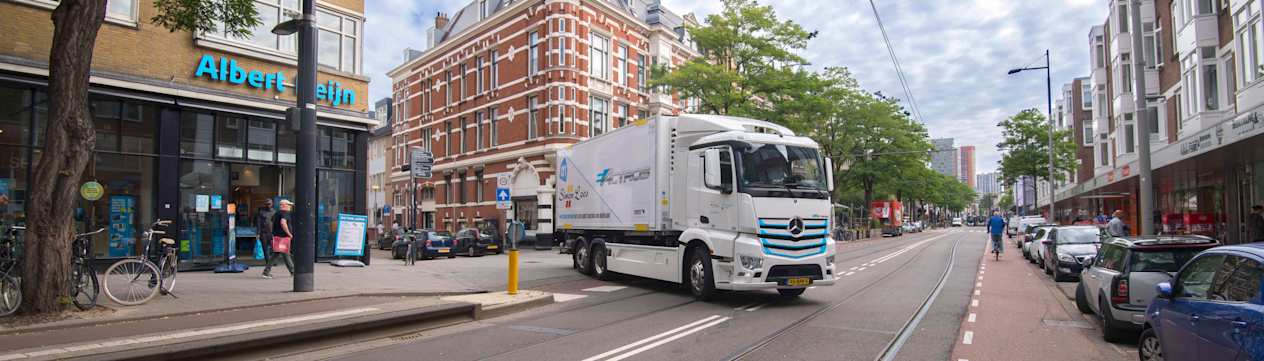 Mercedes-Benz eActros en centre ville