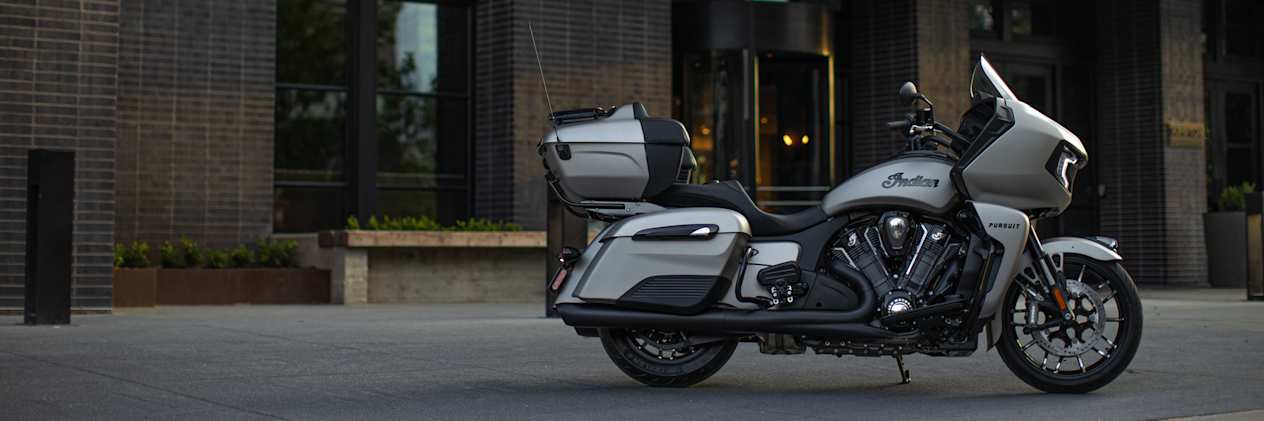 Indian Pursuit Dark Horse vue de profil droit