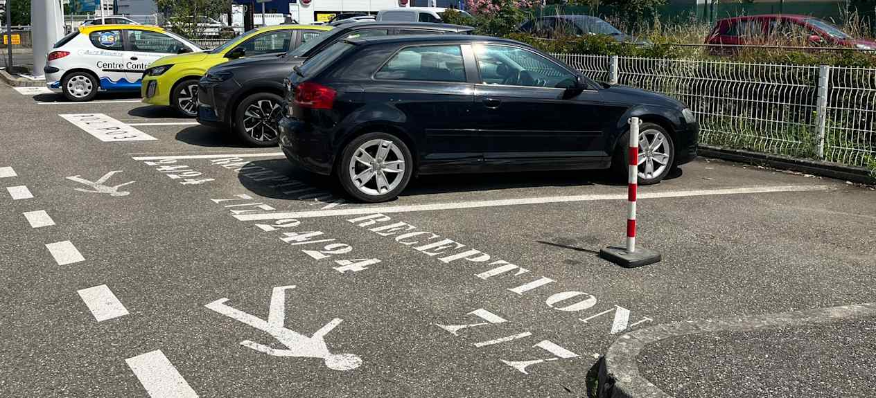 Borne APV places parking