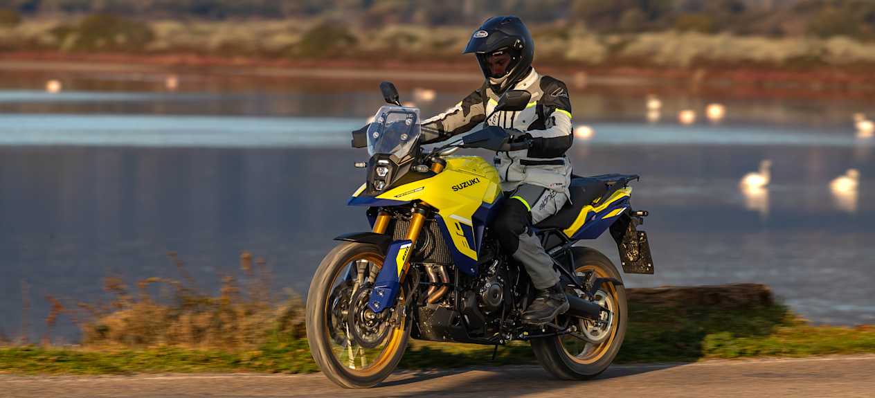Suzuki V-Strom 800 de profil