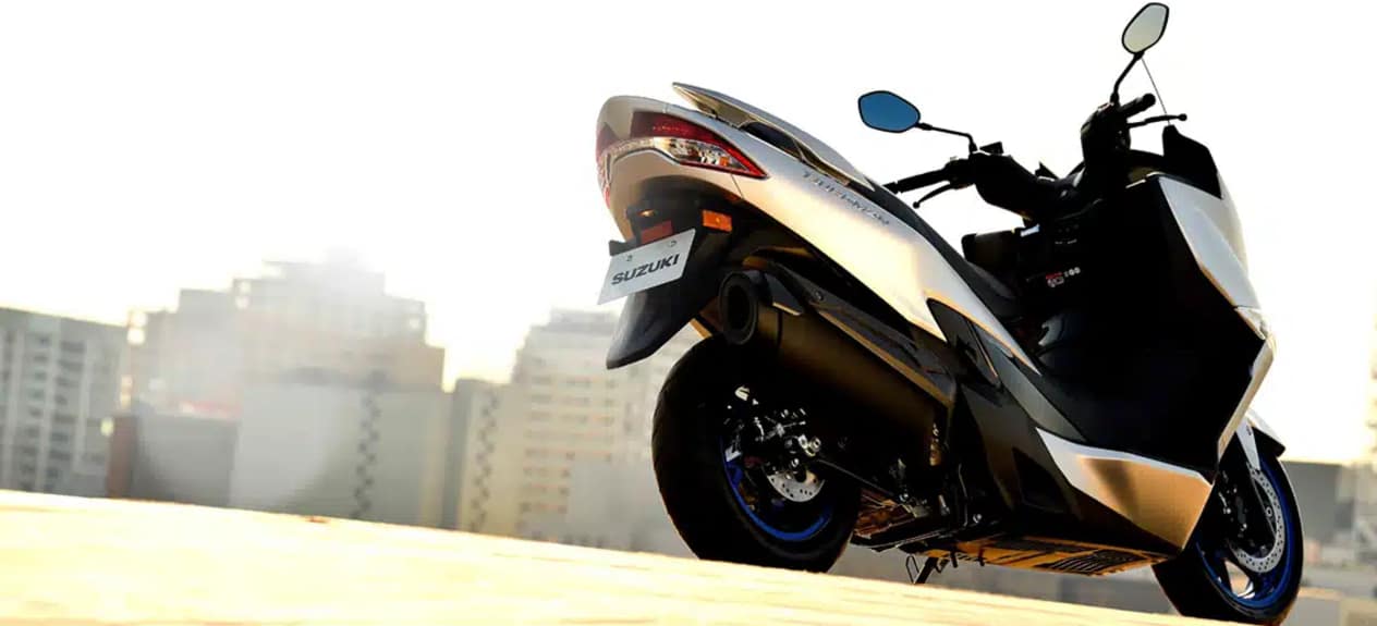 Suzuki Burgman 400 : arrière