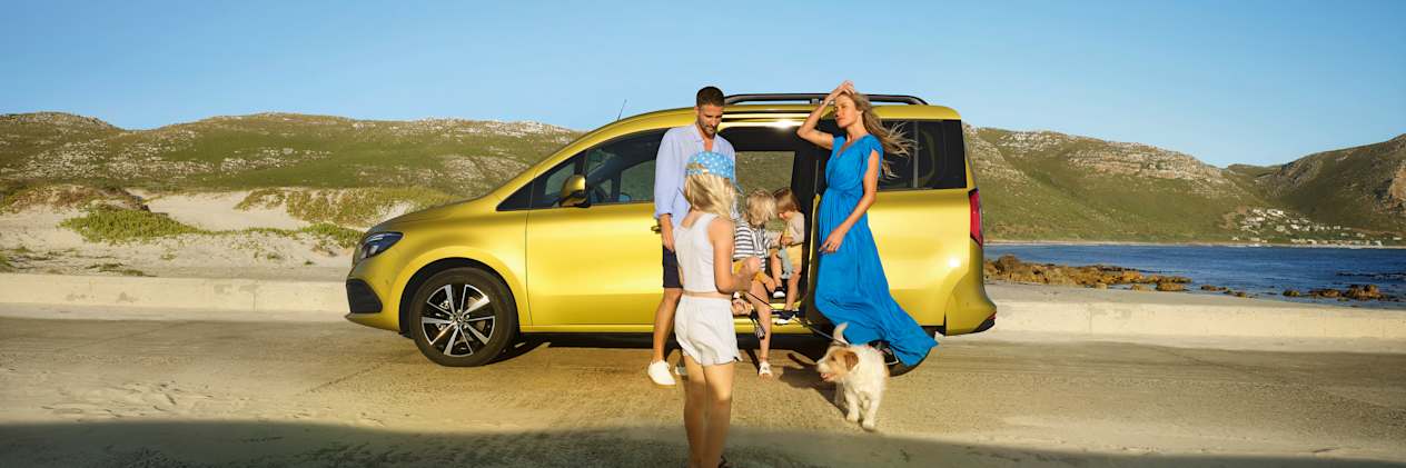 Mercedes Classe T 2022 : profil gauche en famille