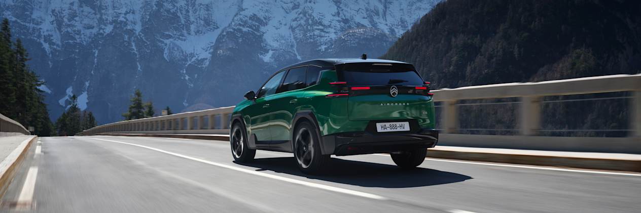 Citroën C5 Aircross 2025 : trois quarts arrière gauche sur route