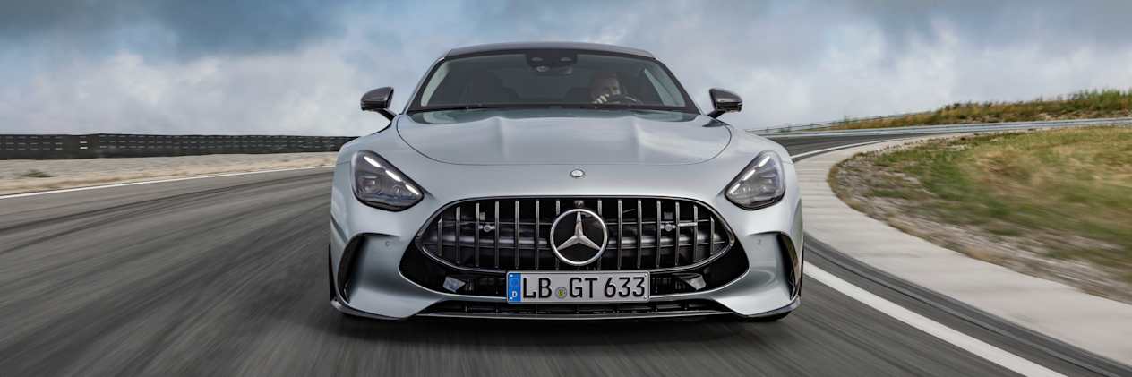 Mercedes-AMG GT 2023 : face avant sur circuit