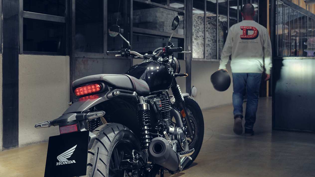 Honda GB350S : arriere