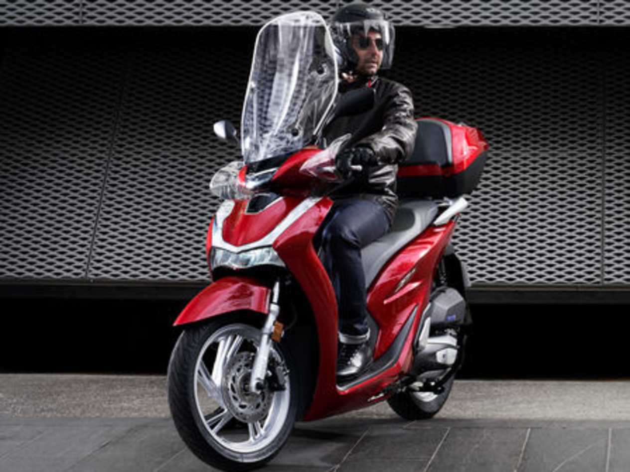 Honda SH125i face avant
