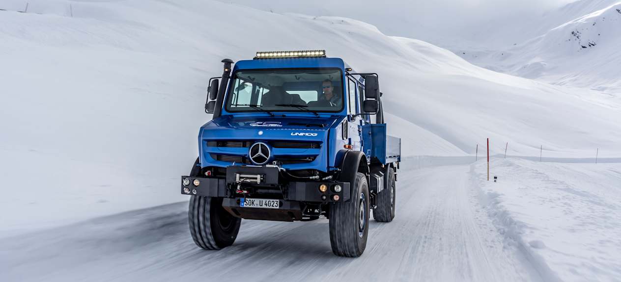 Mercedes Unimog sur la neige