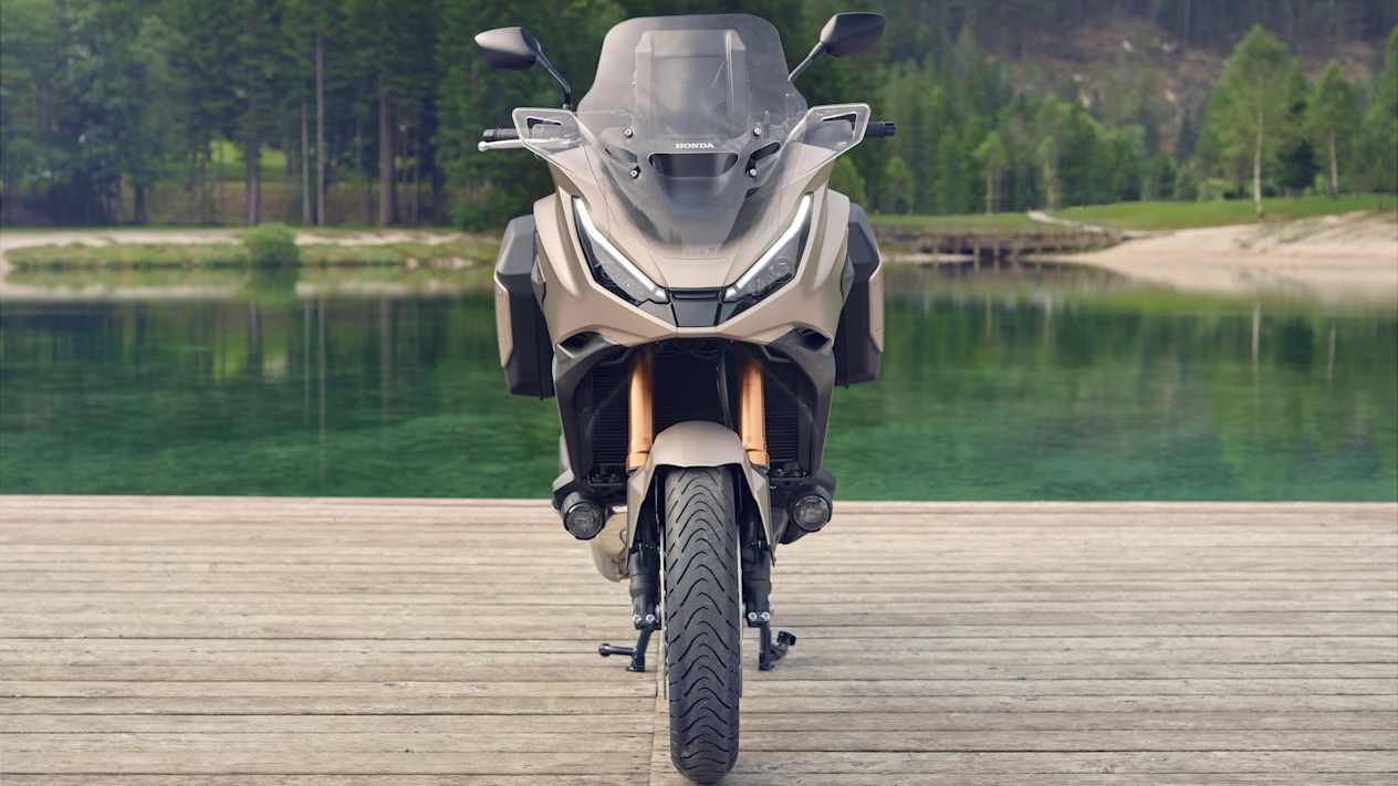 Honda NT1100 2025 : face avant