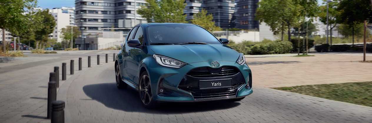 Toyota Yaris 2025 : face avant sur route