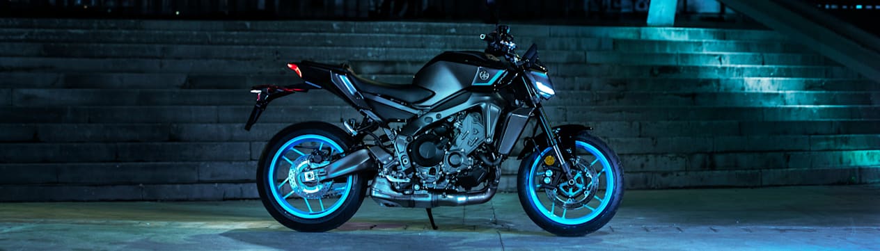 Yamaha MT-09 2024 : profil droit statique