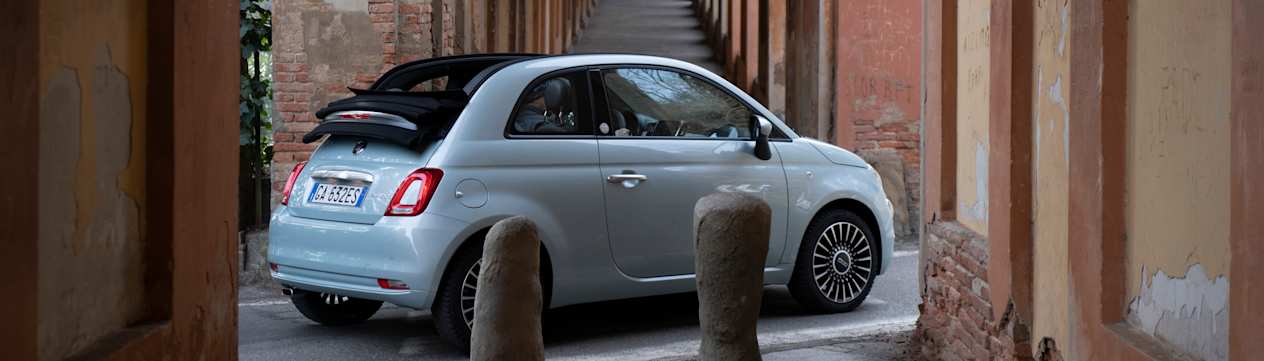 Fiat 500 Hybrid Cabrio sous les arcades