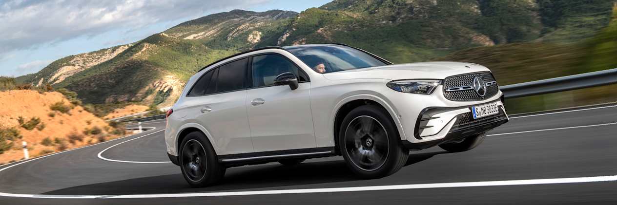 Mercedes-Benz GLC 2022 : trois quarts avant droit sur route