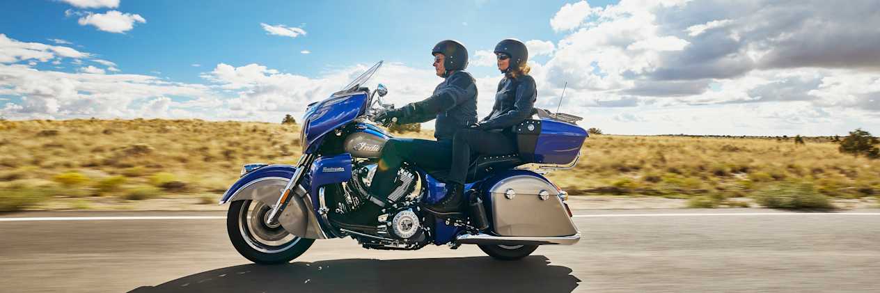 Indian Roadmaster 2024 : profil gauche sur route