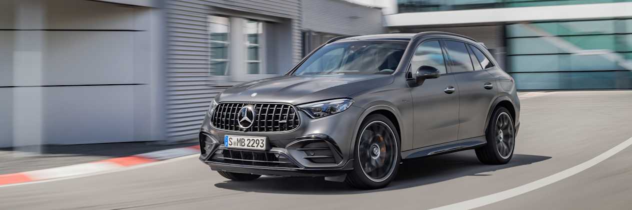 Mercedes GLC 63 S AMG 2023 : trois quarts avant gauche sur route