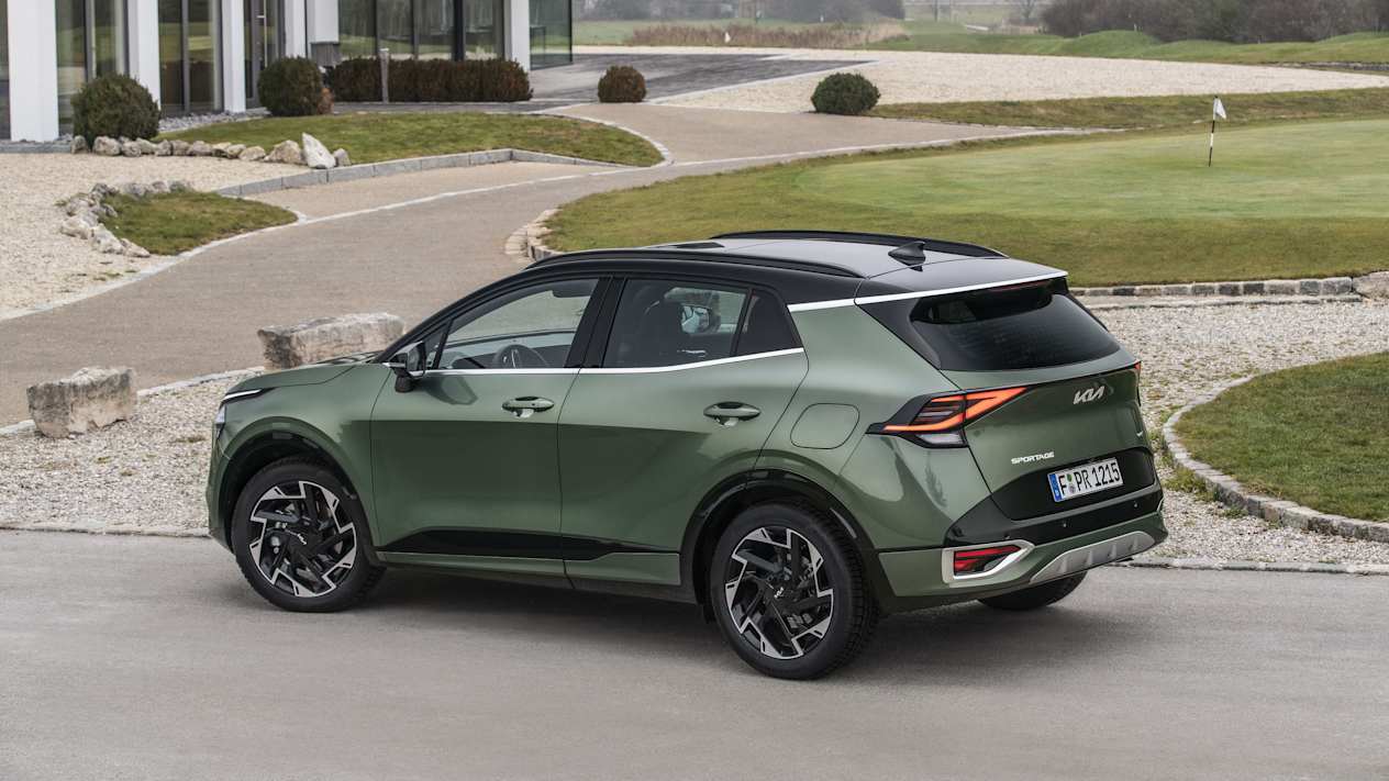 Kia Sportage 2022 vert trois quarts arrière droit