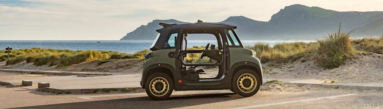 Citroën Ami Buggy 2023 : vue de profil en bord de plage