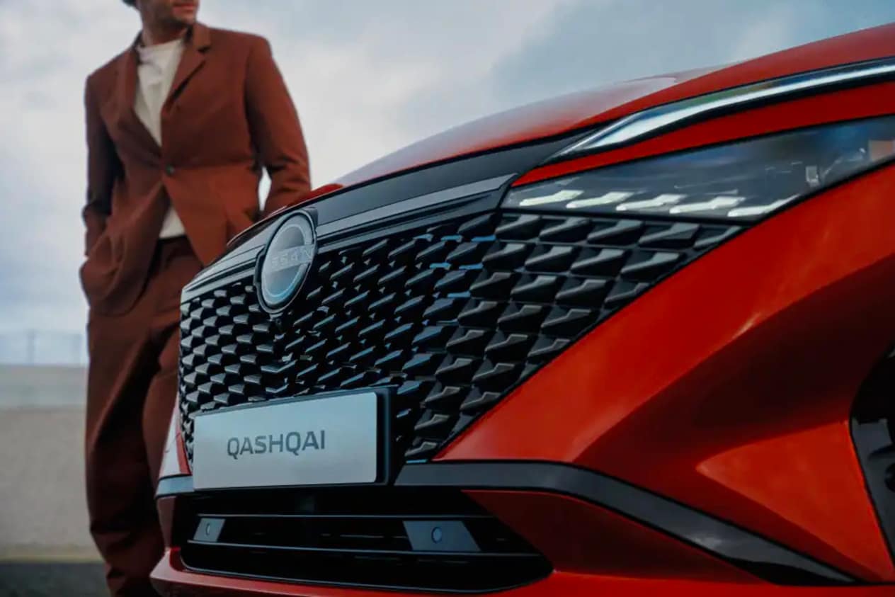 New Nissan QASHQAI Distinctive new front grille