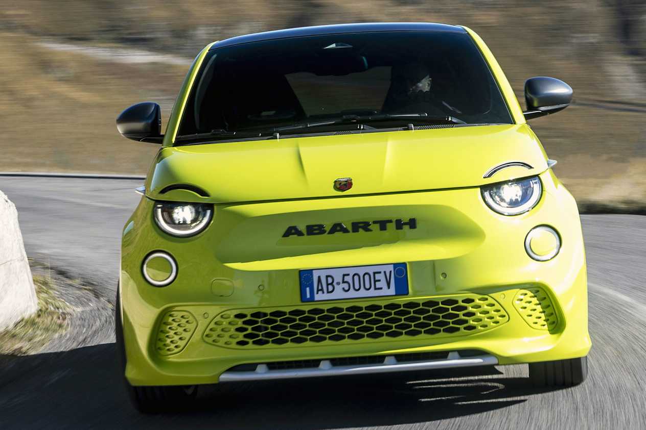 Fiat Abarth 500e Scorpionissima : Face avant en gros plan