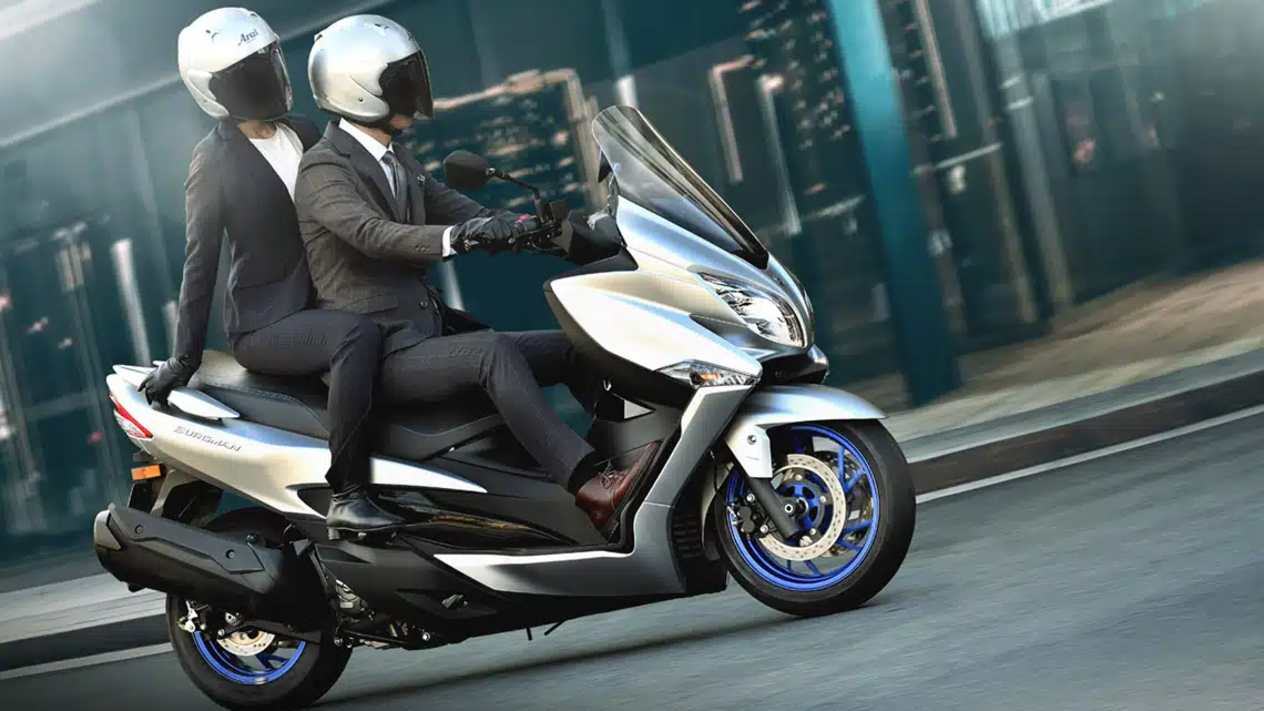 Suzuki Burgman 400 : avec passager