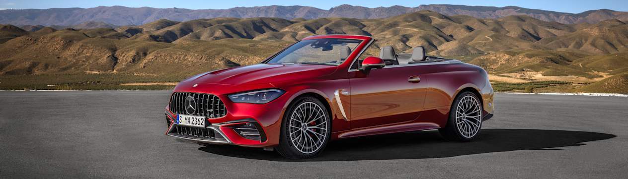 Mercedes CLE 53 AMG Cabriolet 2024 : décapotée vue trois quarts avant gauche statique
