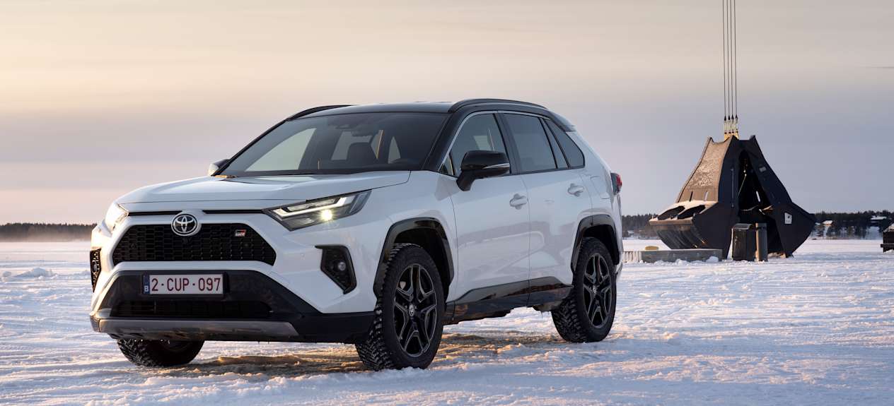 Toyota RAV4 GR Sport 2023 : trois quarts avant