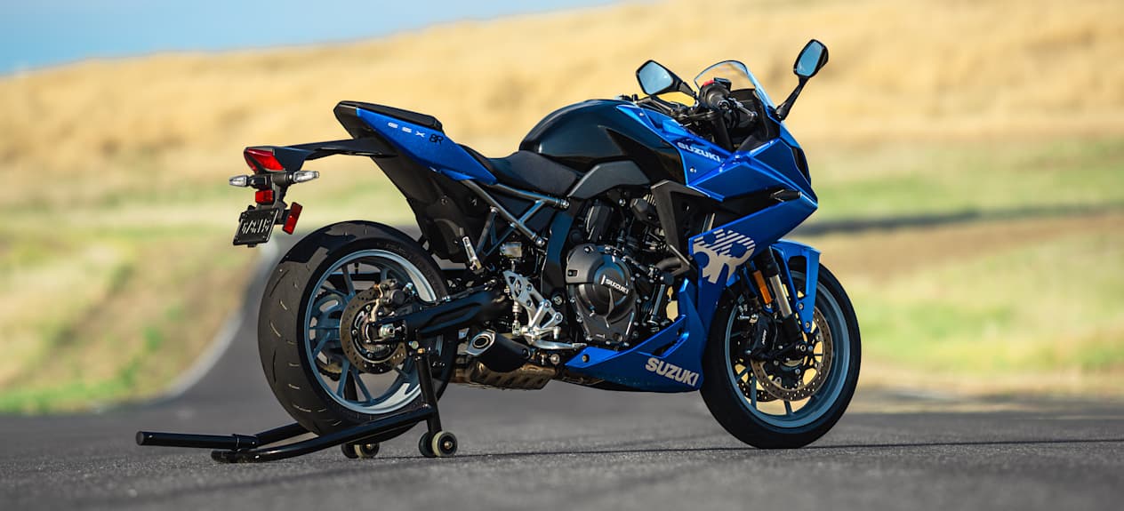 Suzuki GSX-8S 3/4 arriere