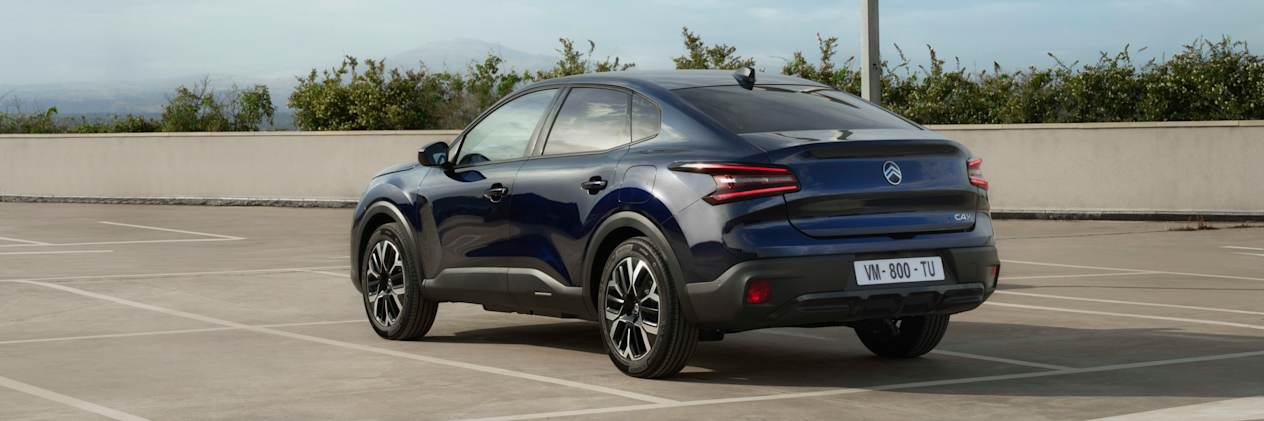 Citroën C4X 2025 : trois quarts arrière gauche statique