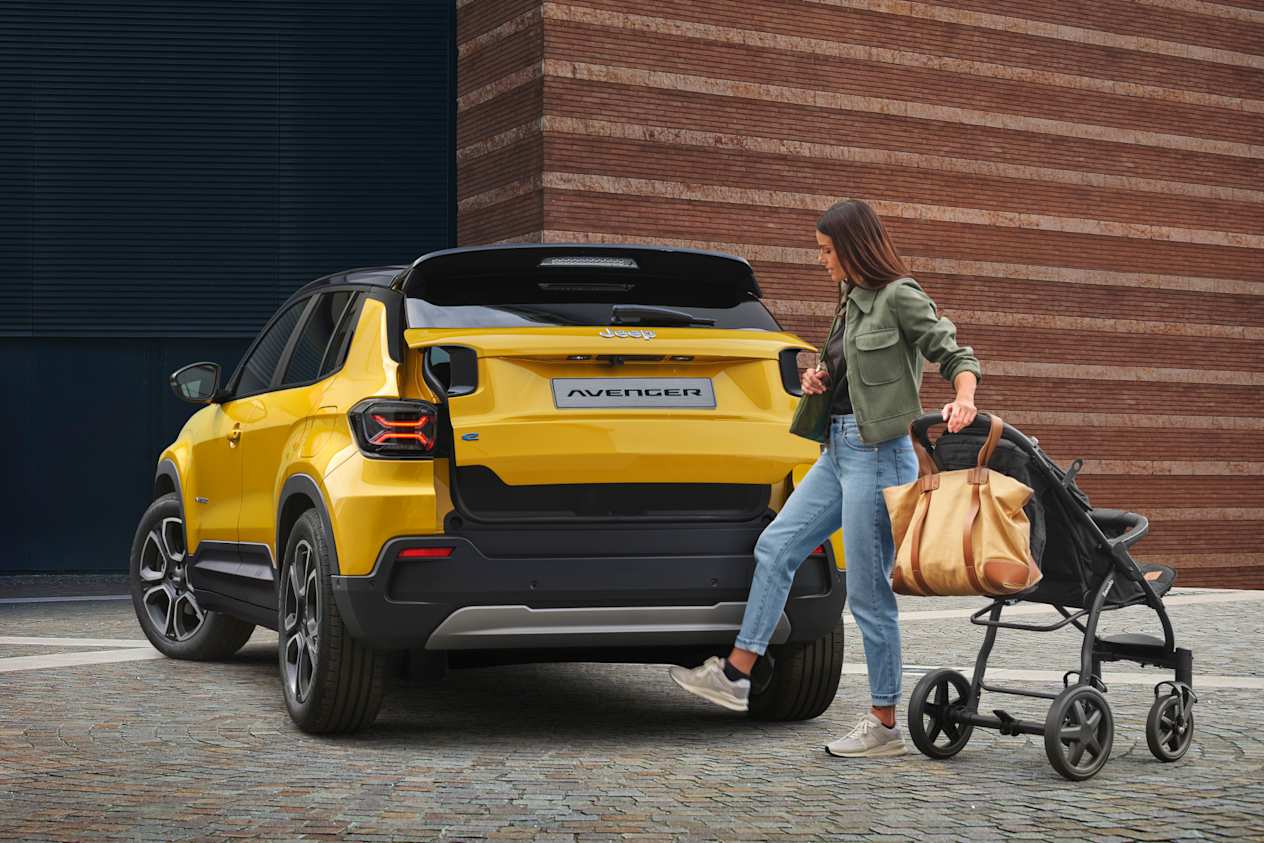 Jeep Avenger 2023 : ouverture du coffre sans les mains