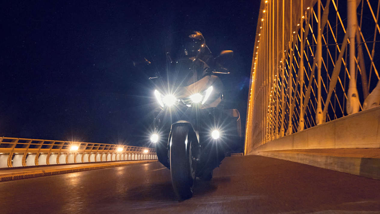 Honda Forza 750 2025 singature lumineuse
