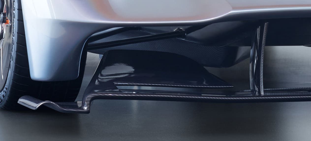 Aston Martin Valkyrie : Trois quart avant