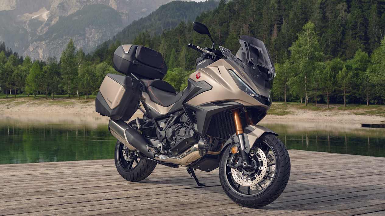 Honda NT1100 2025 : 3/4 avant