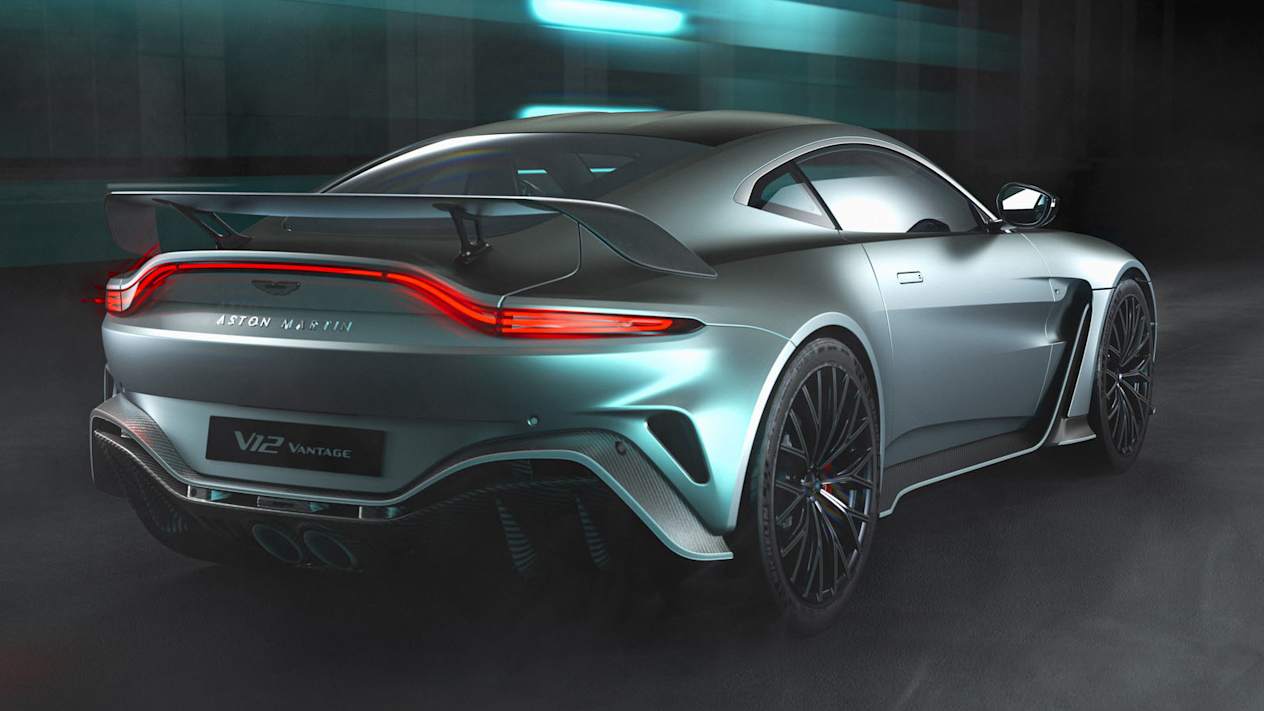 Aston Martin Vantage V12 : Trois quart arrière
