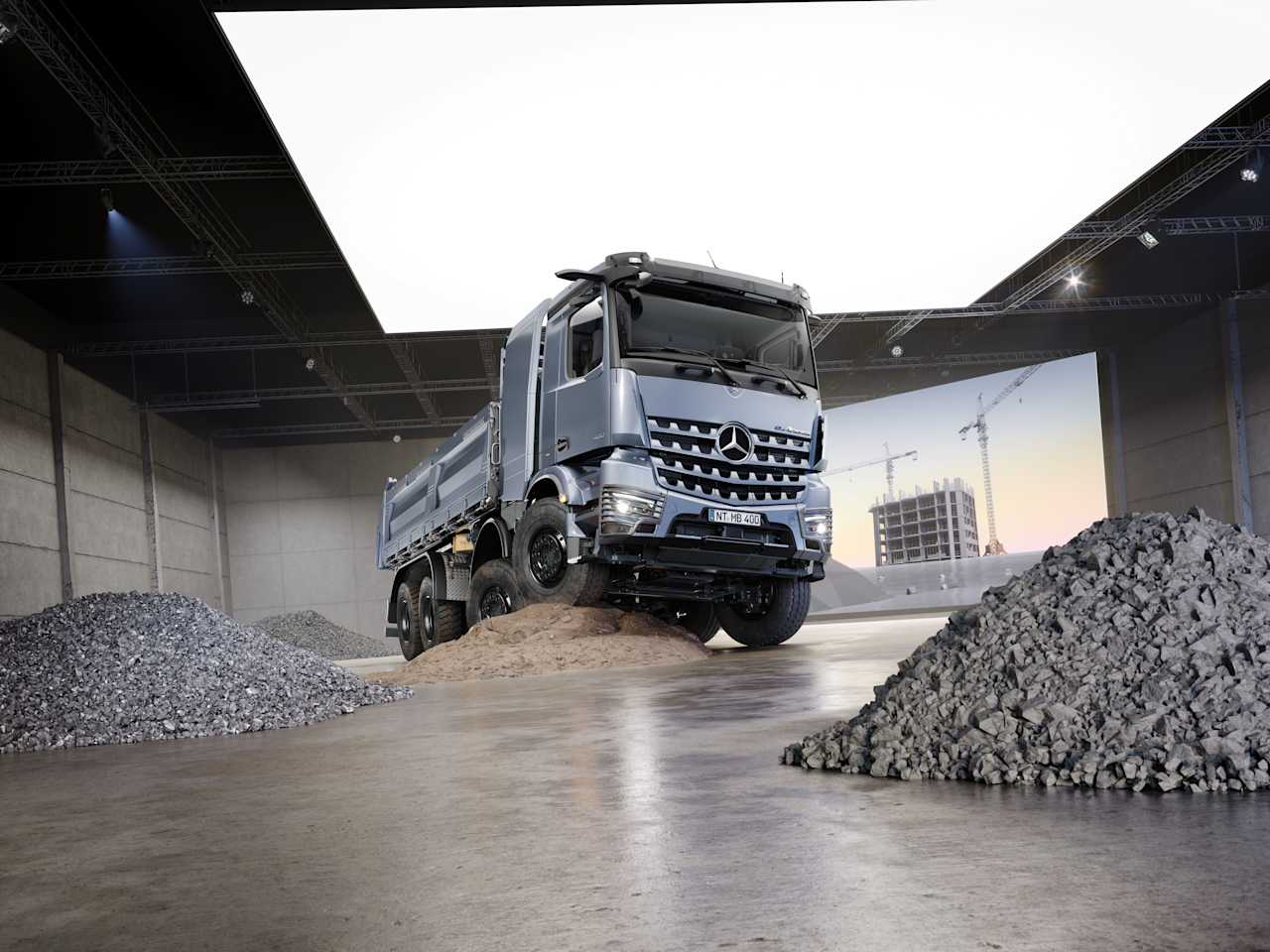 Mercedes eArocs 400 : Poids Lourd électrique du batiment