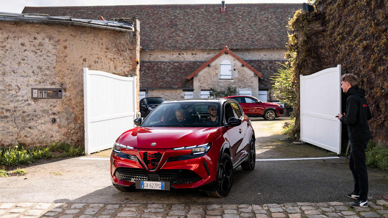 Alfa Romeo Junior Intensa exterieur