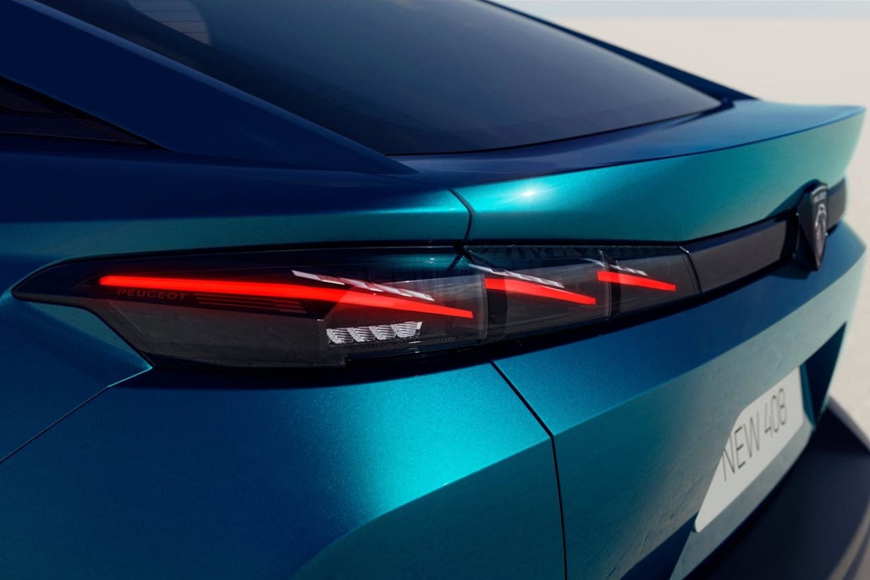 Nouvelle Peugeot 408 : Gros plan malle arrière concave