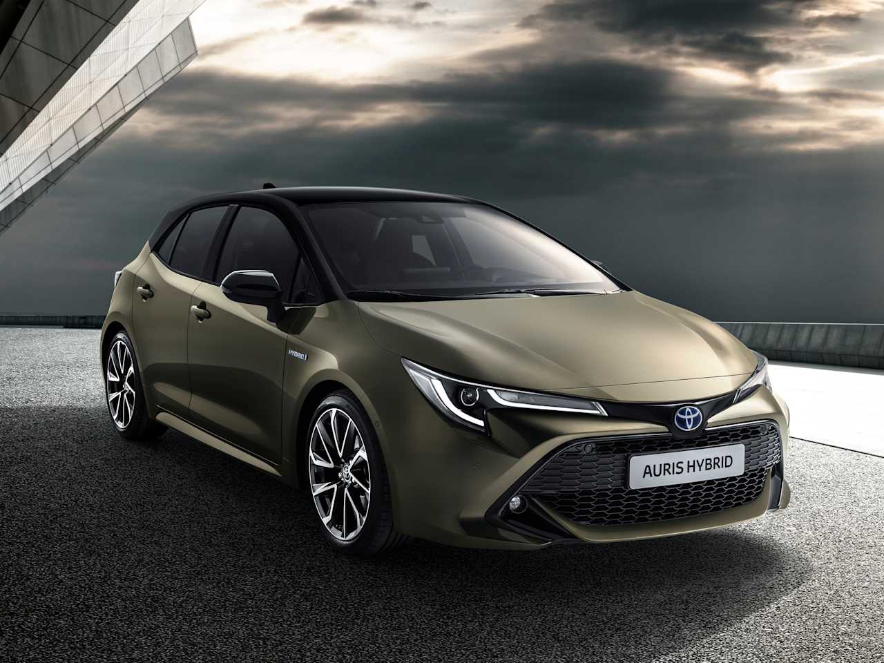 THE NEW TOYOTA AURIS REVEALED 