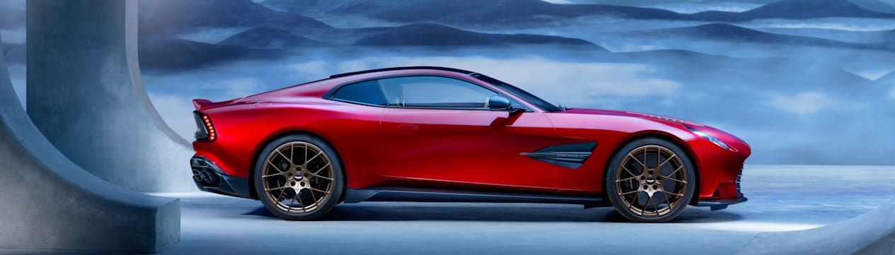 Aston Martin Vanquish 2024 : profil droit statique