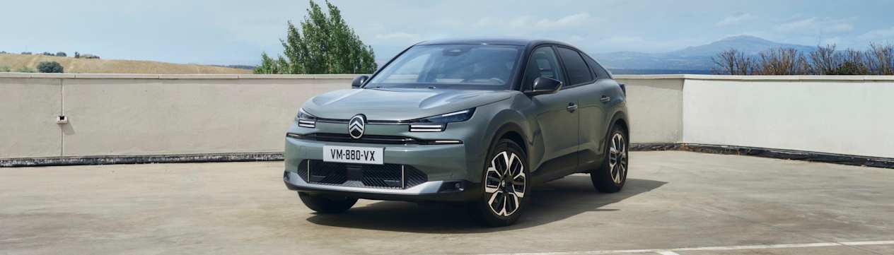 Citroën C4 2025 : trois quarts avant gauche statique