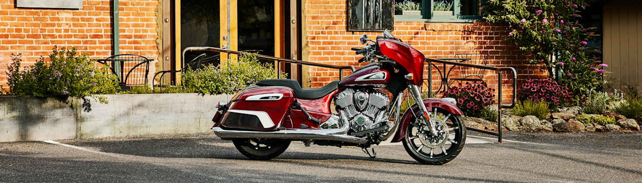 Indian Chieftain Limited 2024 : Maroon Metallic profil droit statique