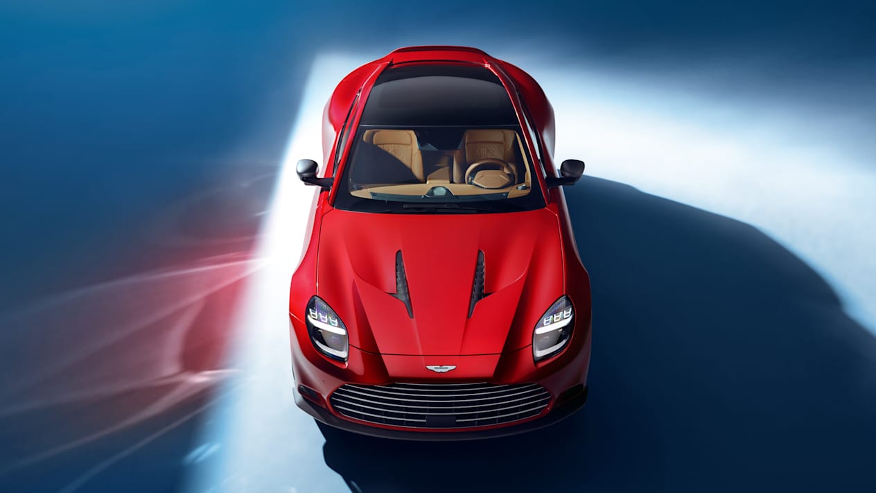 Aston Martin Vanquish 2024 : face avant en vue plongeante