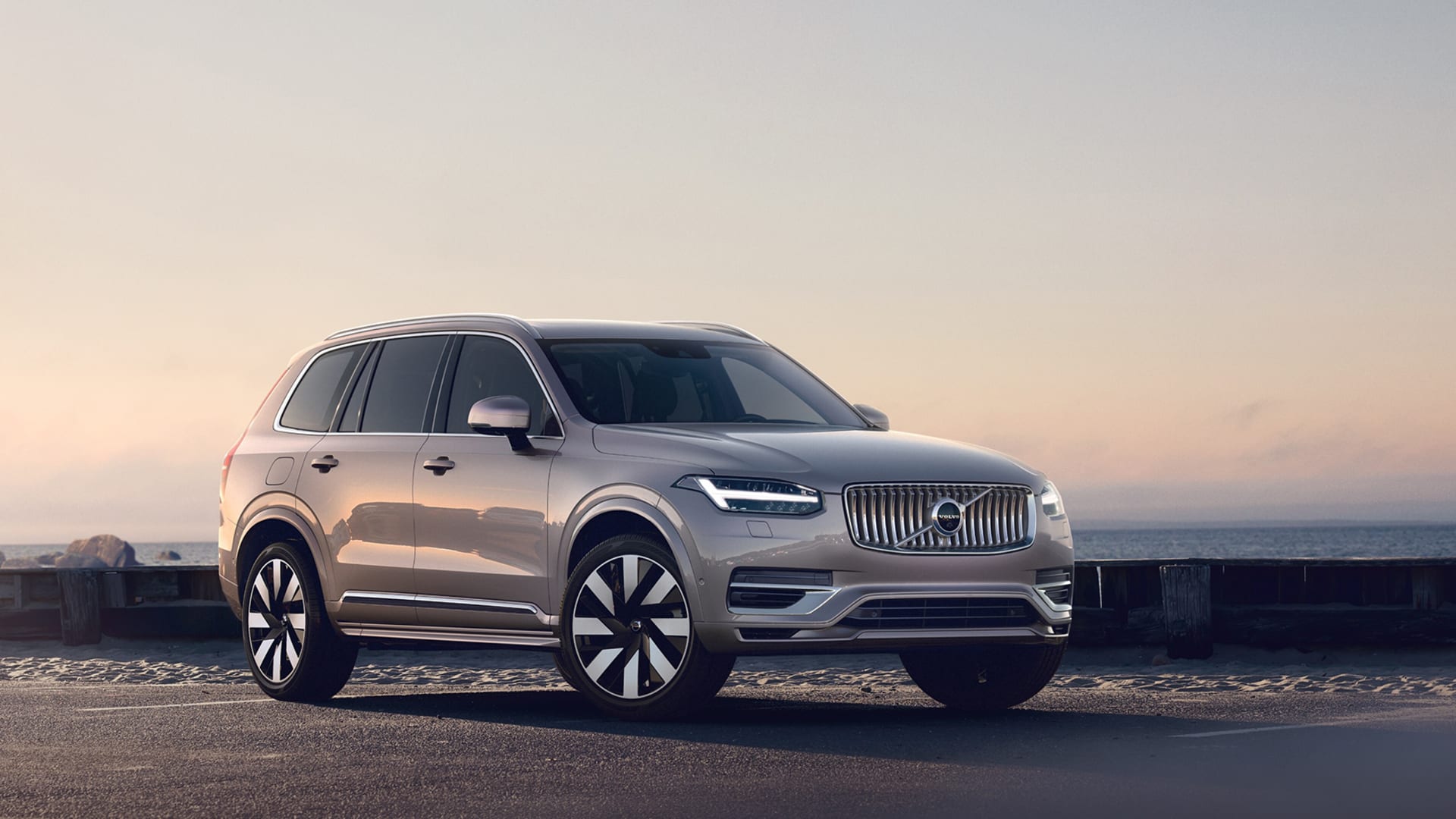 Volvo XC90 - Save up to £10,000