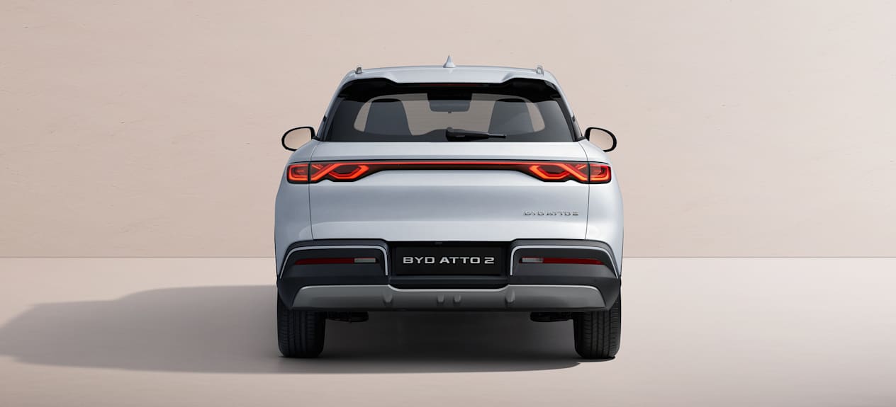 BYD Atto 2 2025 blanc : face arrière statique